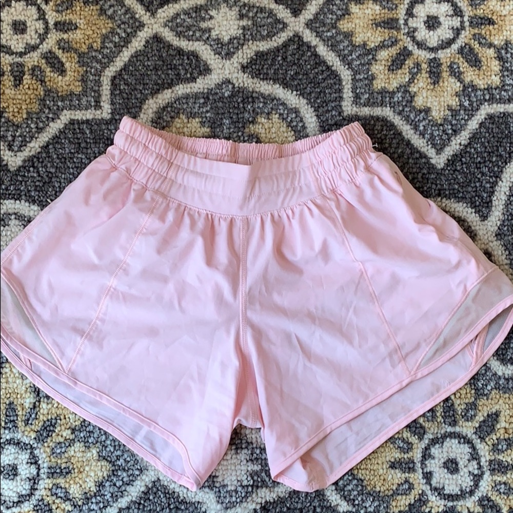 Lululemon Hotty Hot shorts 4”